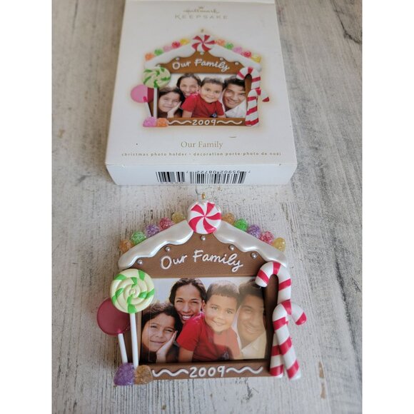 Hallmark our family gingerbread house photo frame ornament Xmas candy - Picture 1 of 5